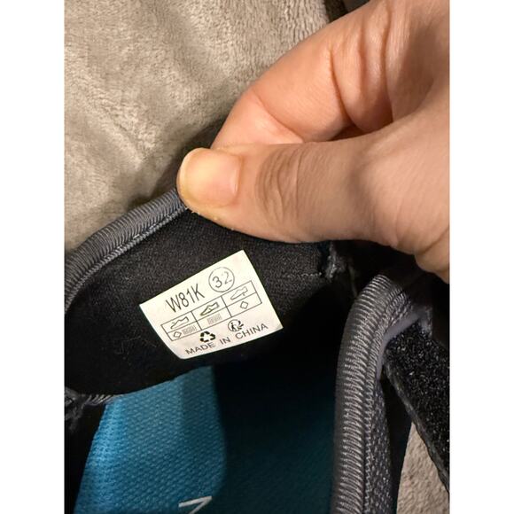 WHITIN Little Kid Wide Barefoot Shoes Boys Girls
Minimalist Sneakers Size 32 - Picture 3 of 7